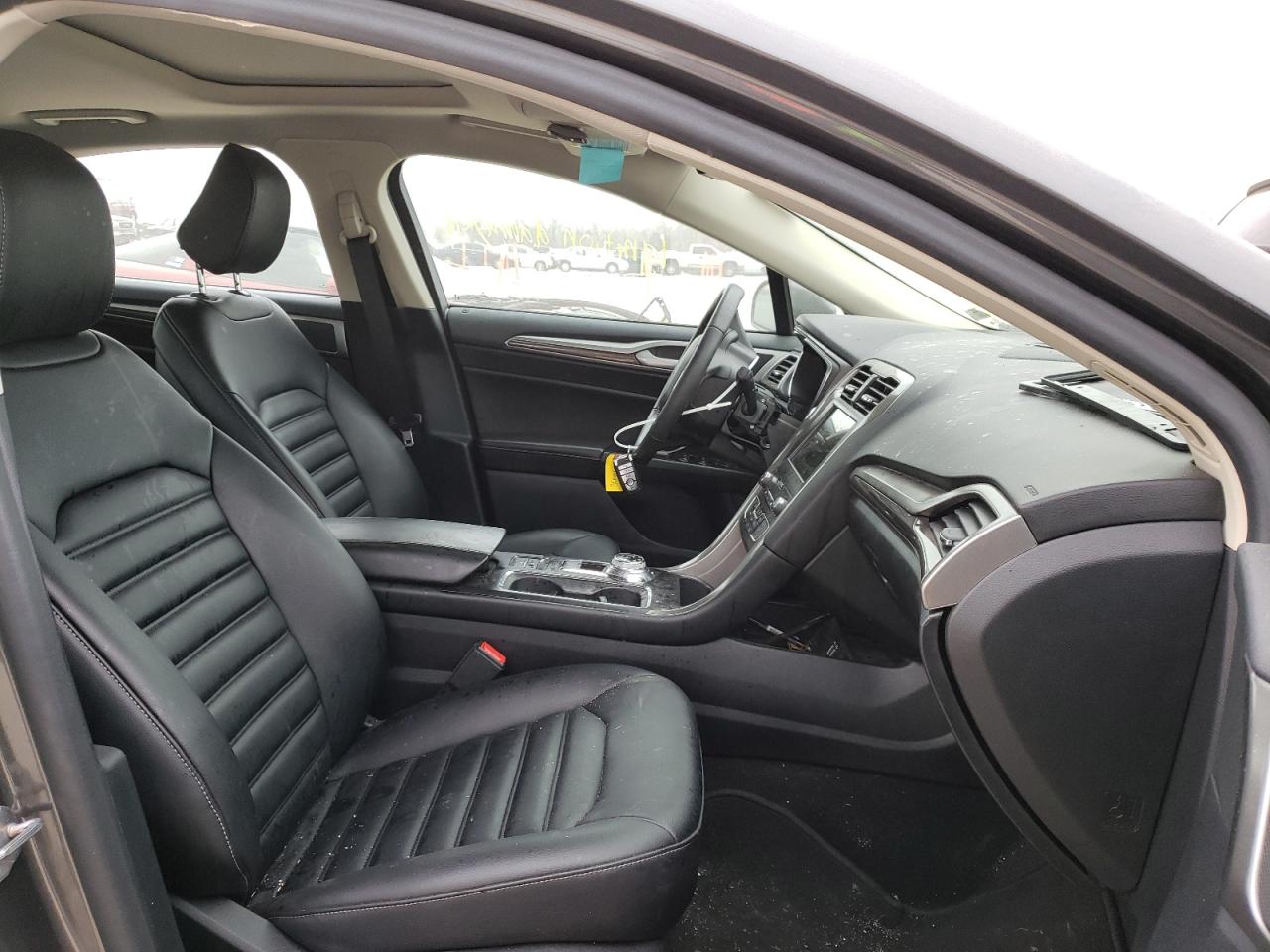 Photo 5 from auction – 2020 FORD FUSION SEL with VIN 3FA6P0CD0LR233388