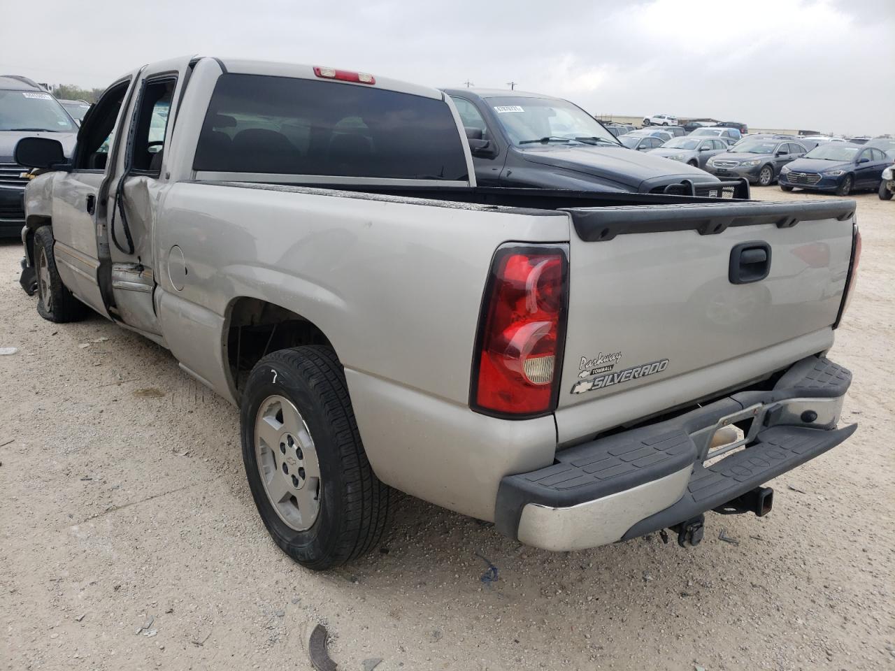 Photo 3 from auction – 2007 CHEVROLET SILVERADO with VIN 1GCEC19Z07Z182275
