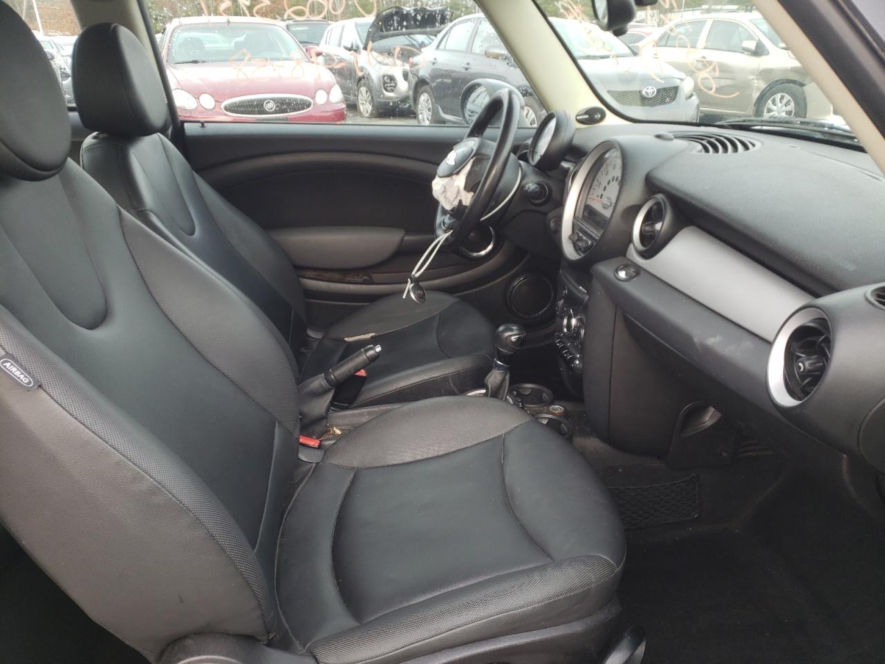 Photo 5 from auction – 2011 MINI COOPER with VIN WMWSU3C55BT095515