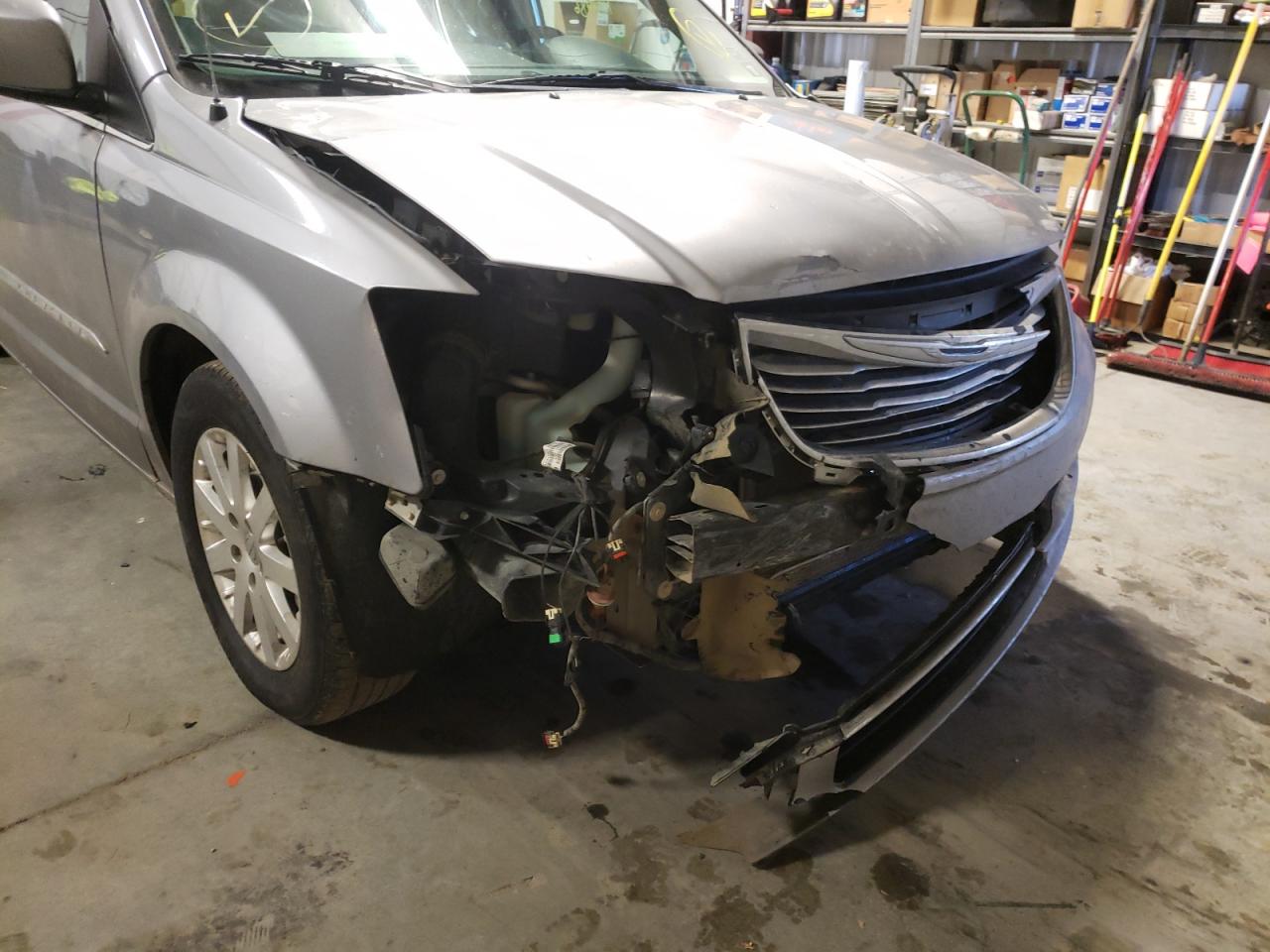 Photo 9 from auction – 2014 CHRYSLER TOWN & COU with VIN 2C4RC1BG2ER404395