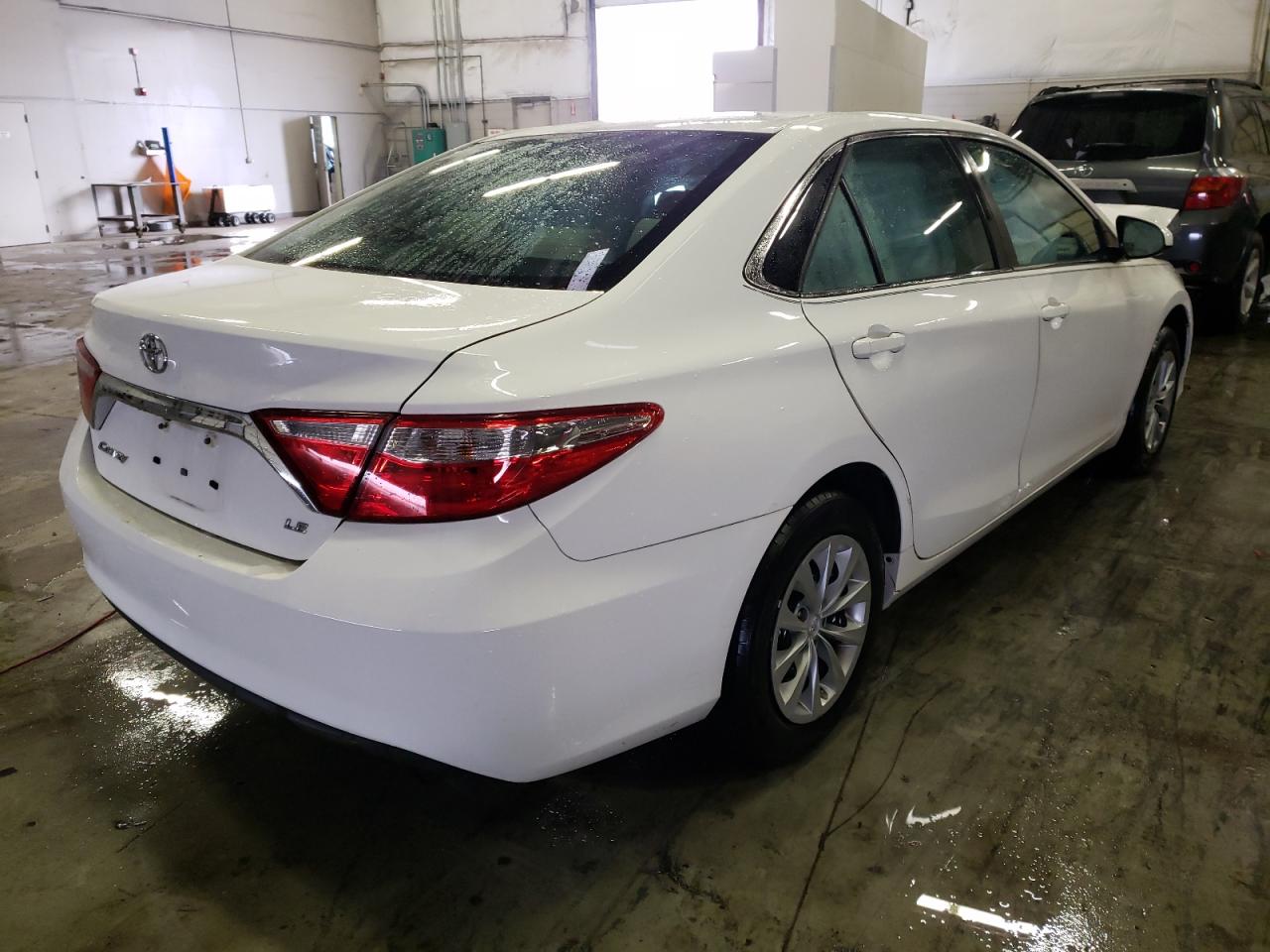 Photo 4 from auction – 2017 TOYOTA CAMRY LE with VIN 4T1BF1FK1HU393545