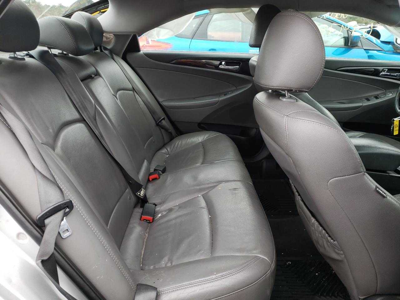 Photo 6 from auction – 2011 HYUNDAI SONATA SE with VIN 5NPEC4AC7BH079332
