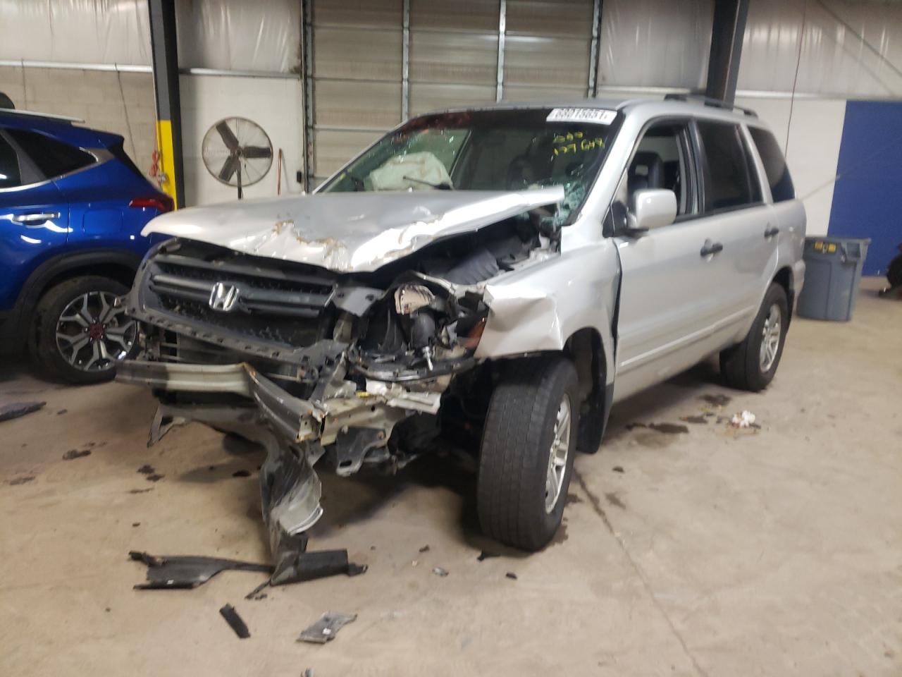 Photo 2 from auction – 2005 HONDA PILOT EXL with VIN 5FNYF18545B053879