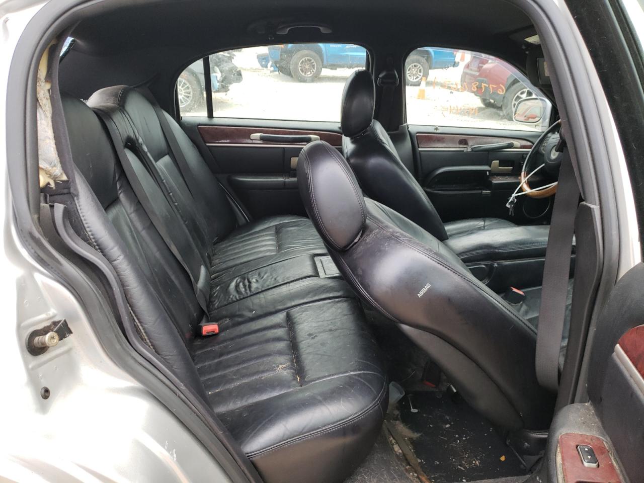 Photo 6 from auction – 2004 LINCOLN CONTINENTA with VIN 1LNHM83WX4Y673659
