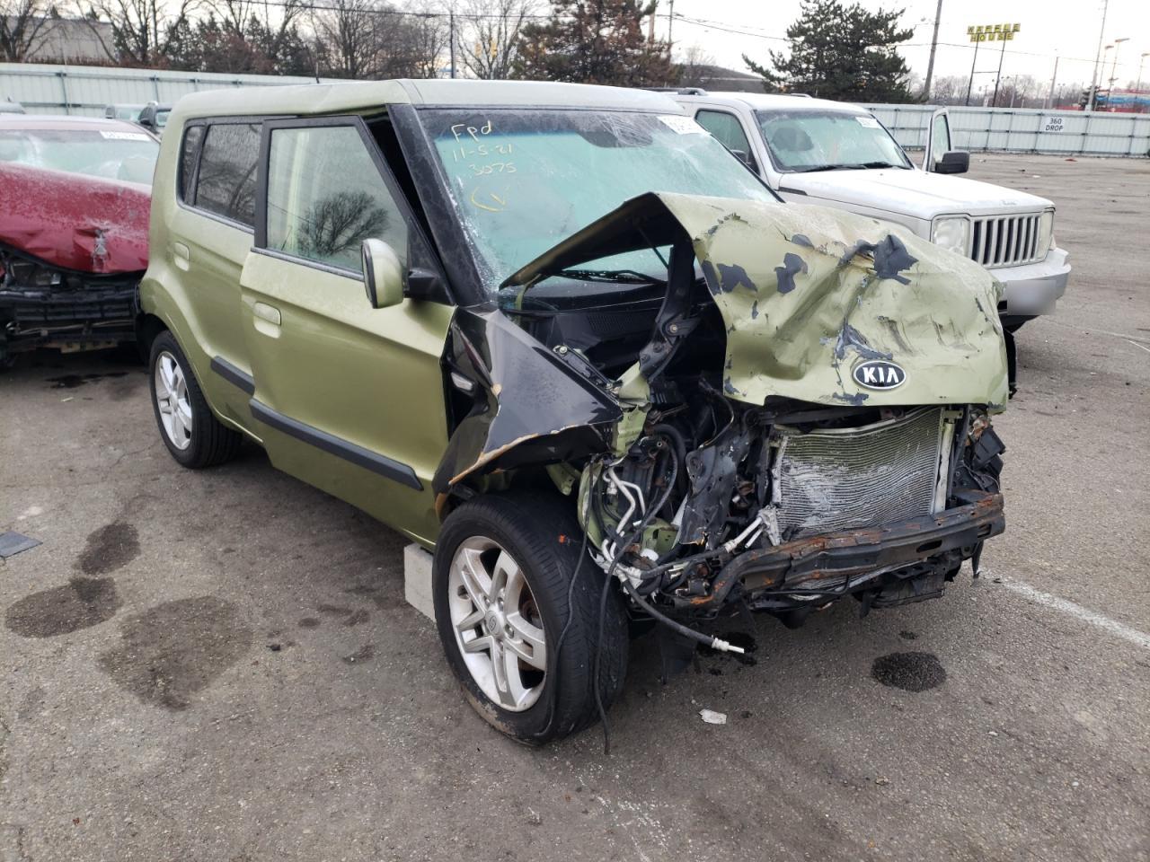KIA SOUL + 2010 with VIN KNDJT2A27A7086794 - Photo from auction