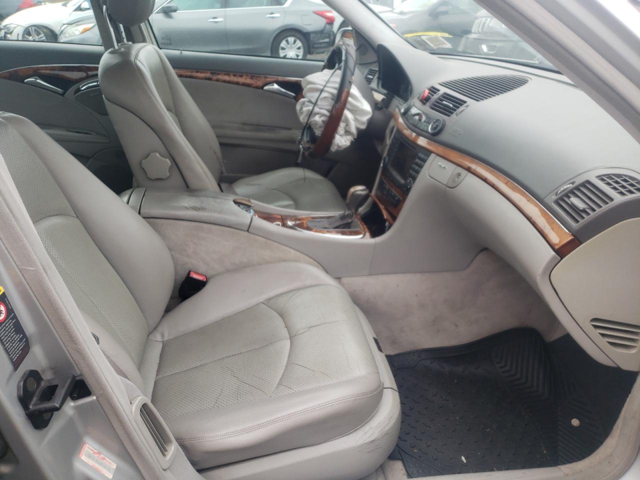 Photo 5 from auction – 2004 MERCEDES-BENZ E-CLASS with VIN WDBUF82JX4X126575