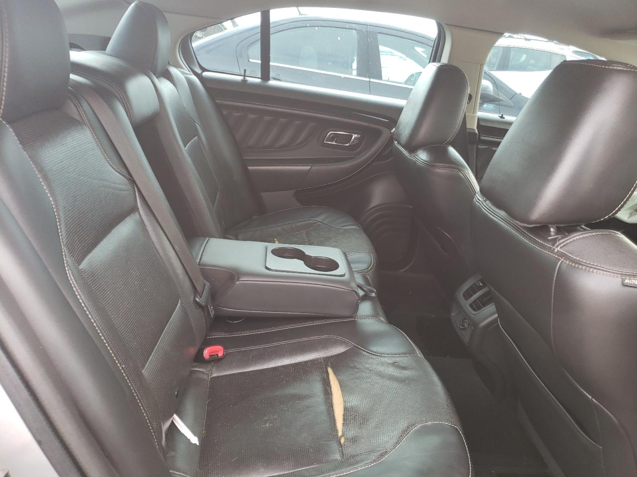 Photo 6 from auction – 2010 FORD TAURUS LIM with VIN 1FAHP2FW0AG142997