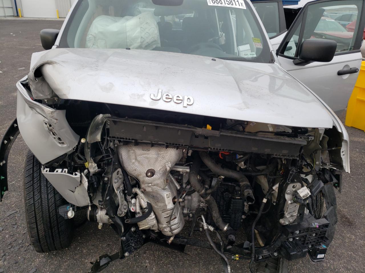 Photo 7 from auction – 2018 JEEP RENEGADE S with VIN ZACCJBAB4JPJ00259
