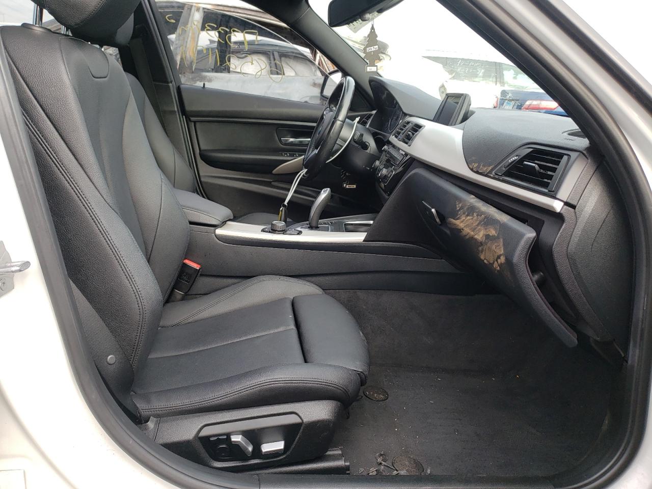 Photo 5 from auction – 2016 BMW 320 XI with VIN WBA8E5G50GNT93883