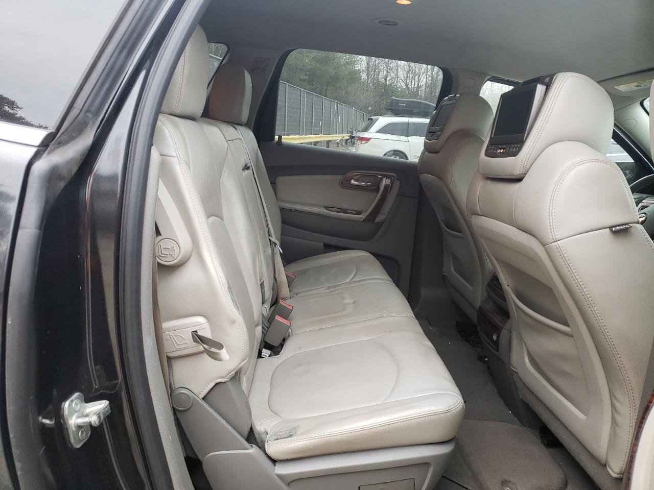 Photo 6 from auction – 2012 CHEVROLET TRAVERSE L with VIN 1GNKRJED5CJ174040