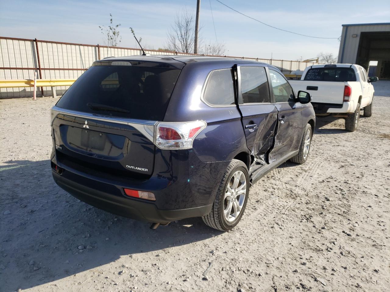 Photo 4 from auction – 2014 MITSUBISHI OUTLANDER with VIN JA4AD3A3XEZ015413