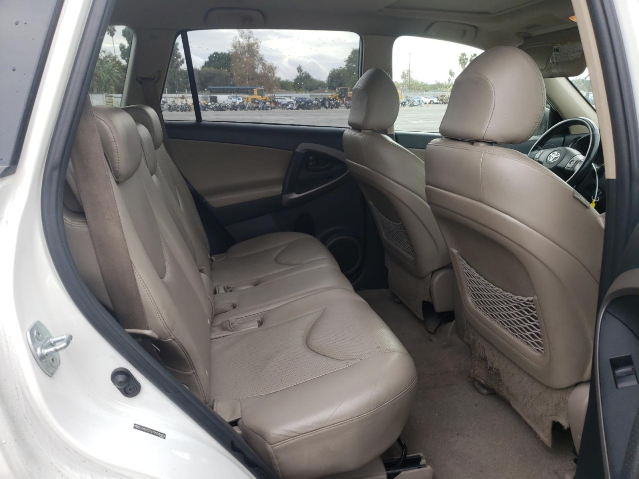Photo 6 from auction – 2007 TOYOTA RAV4 LIMIT with VIN JTMZD31V775035929