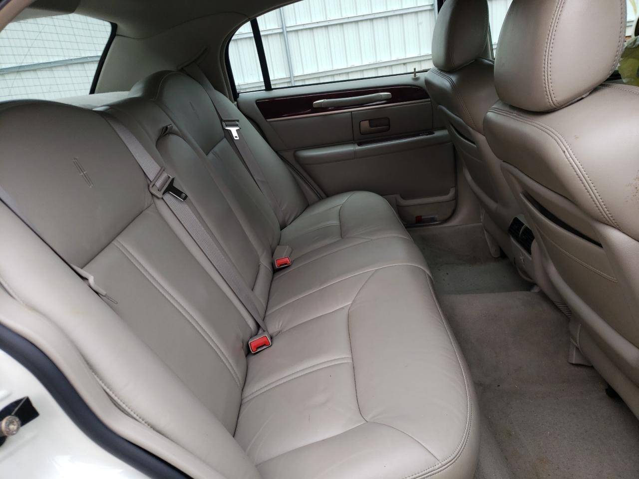 Photo 6 from auction – 2004 LINCOLN TOWN CAR U with VIN 1LNHM83W84Y601827