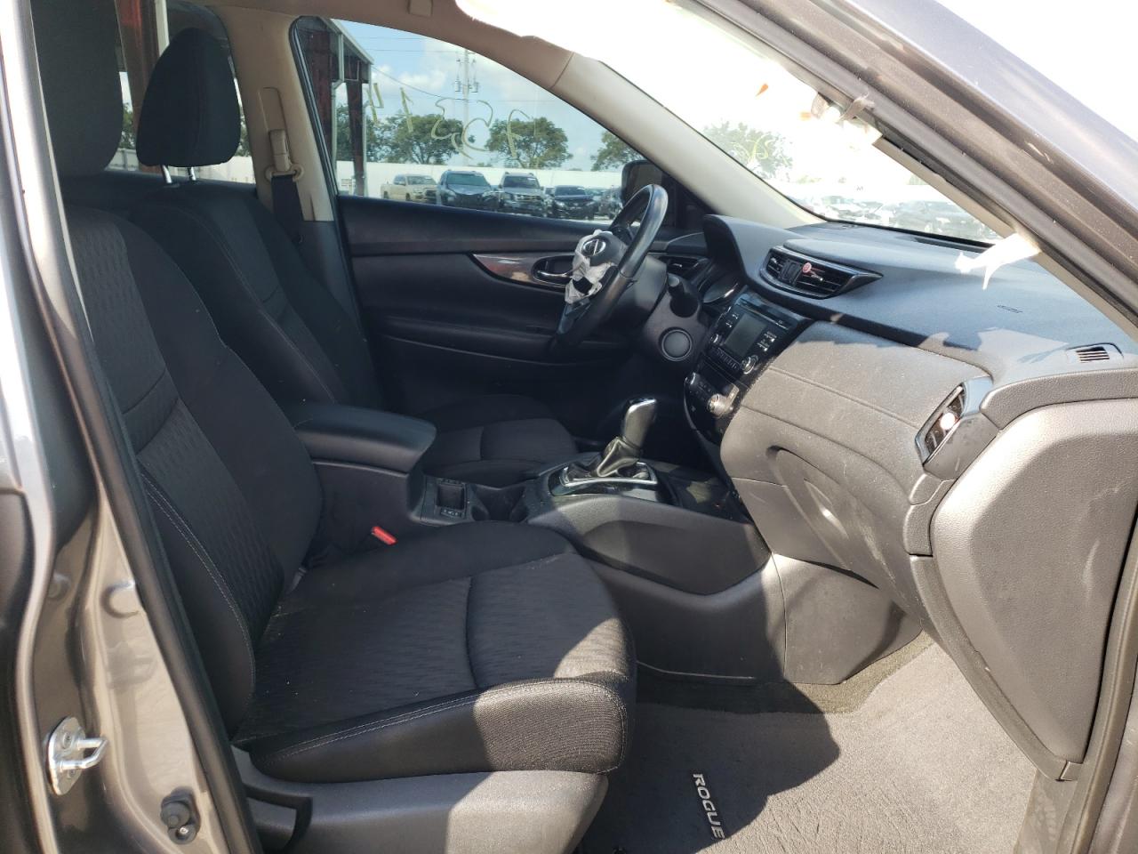 Photo 5 from auction – 2017 NISSAN ROGUE S with VIN KNMAT2MT7HP531159