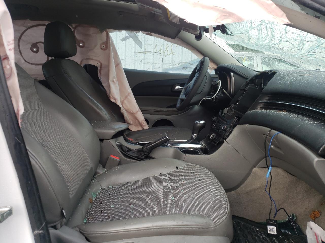 Photo 5 from auction – 2016 CHEVROLET MALIBU LIM with VIN 1G11C5SA5GF132430