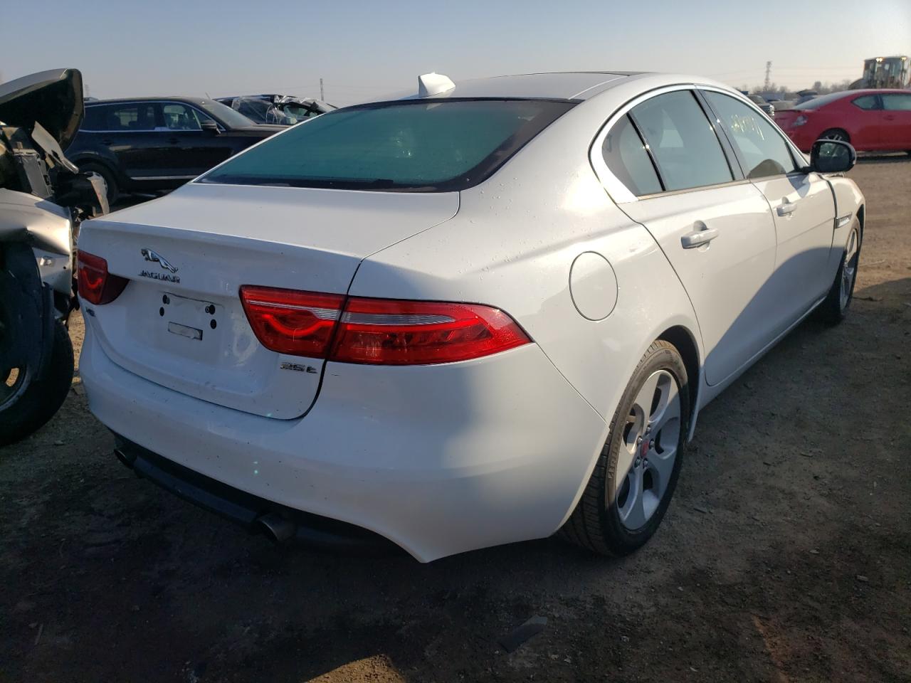 Foto 4 de la subasta – 2017 JAGUAR XE con VIN SAJAR4BG0HA966738