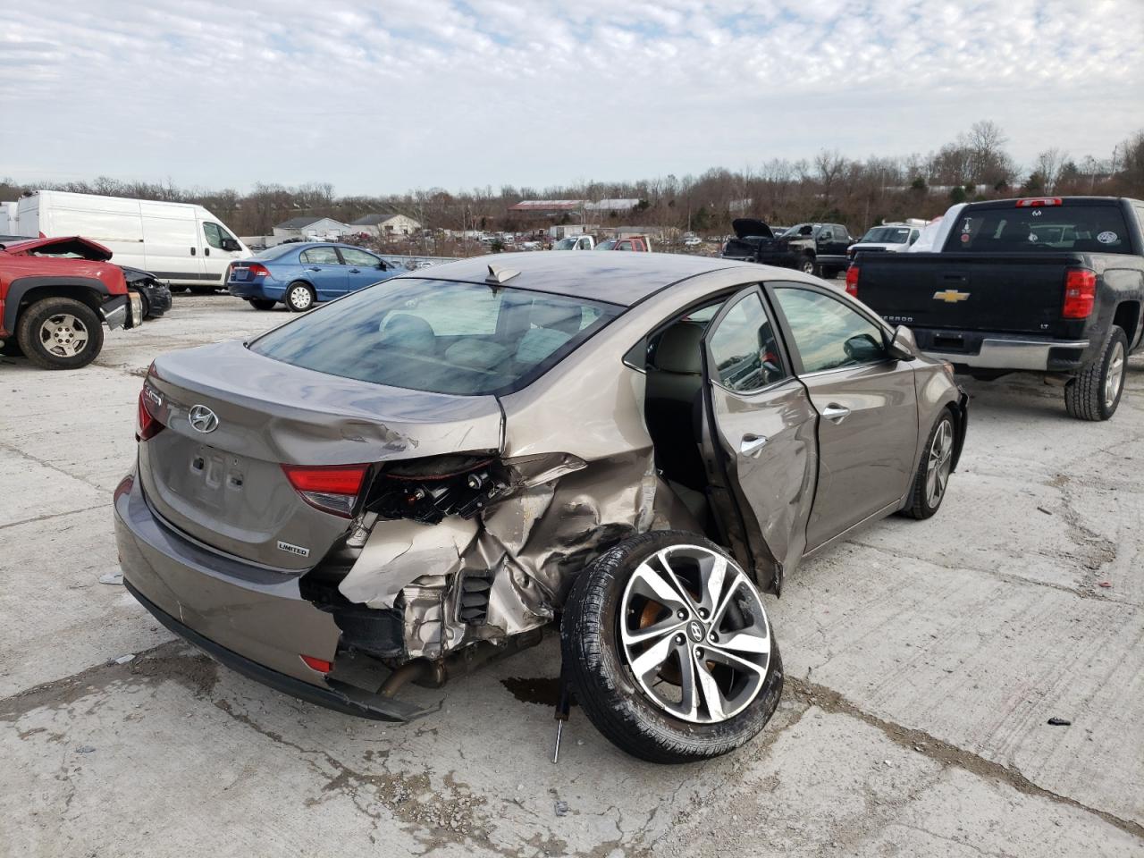 Photo 4 from auction – 2015 HYUNDAI ELANTRA SE with VIN 5NPDH4AE2FH570749