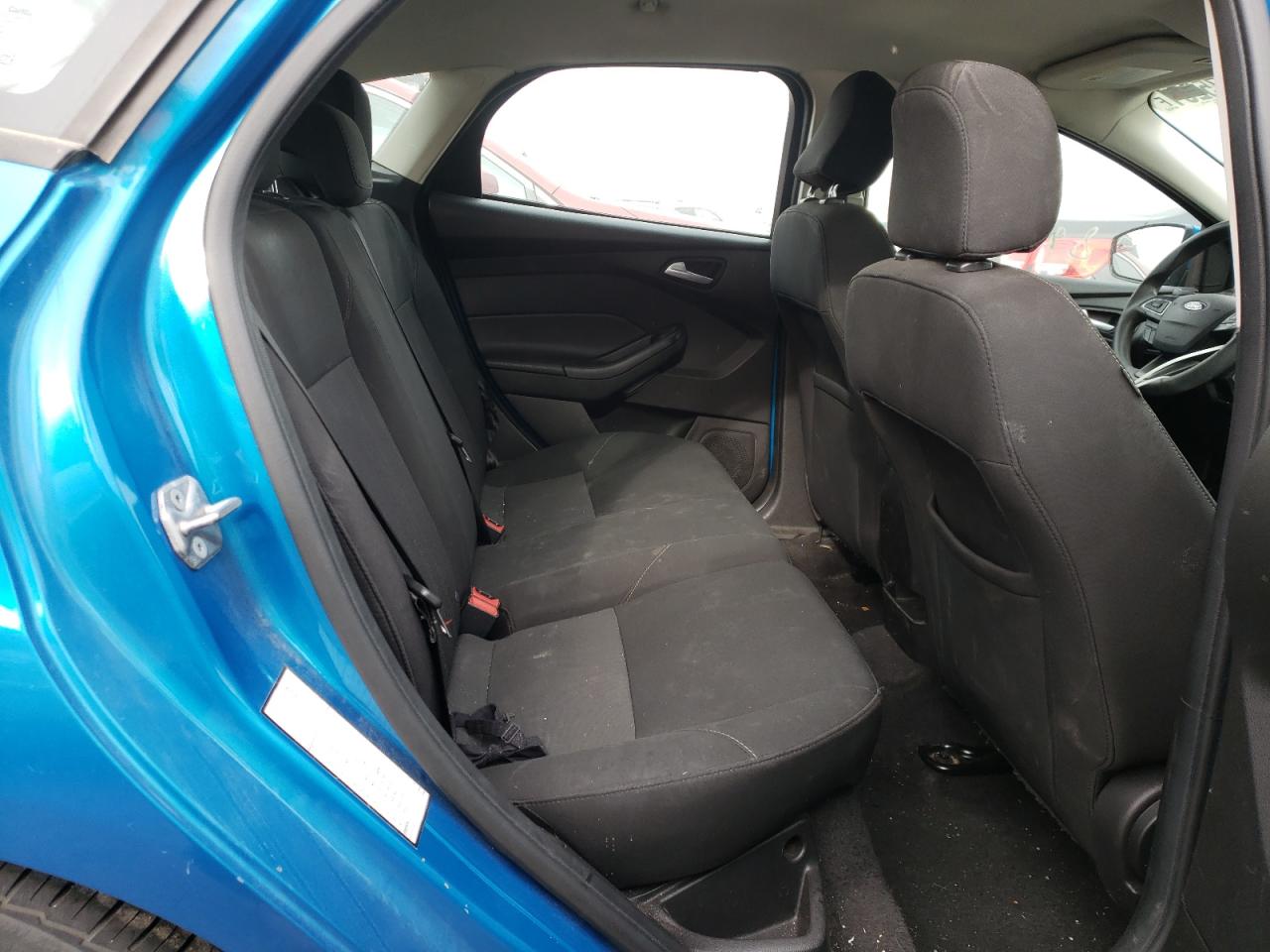 Photo 6 from auction – 2015 FORD FOCUS SE with VIN 1FADP3K28FL330138
