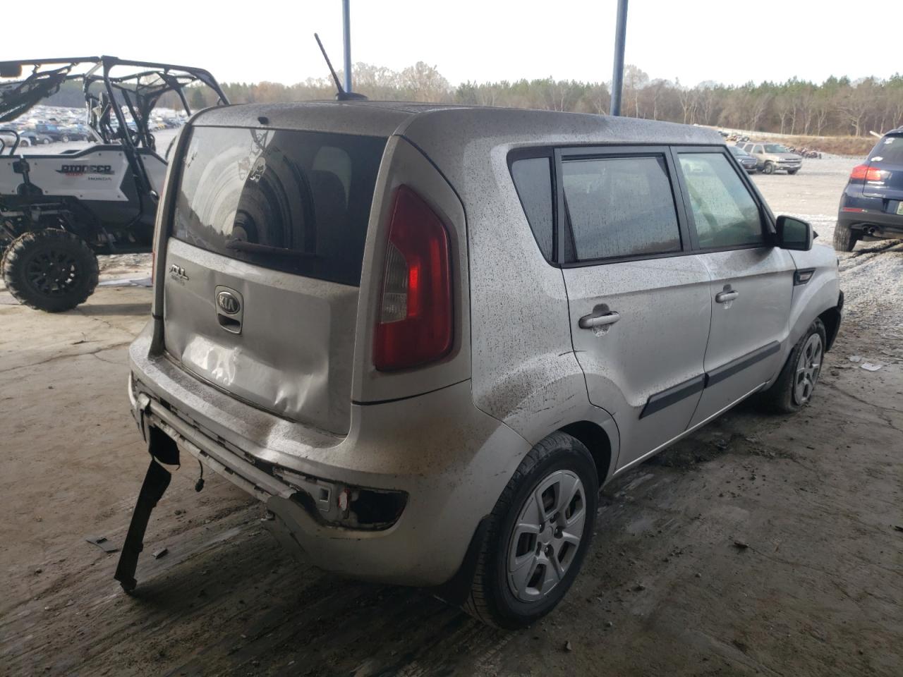Photo 4 from auction – 2013 KIA SOUL with VIN KNDJT2A58D7544440