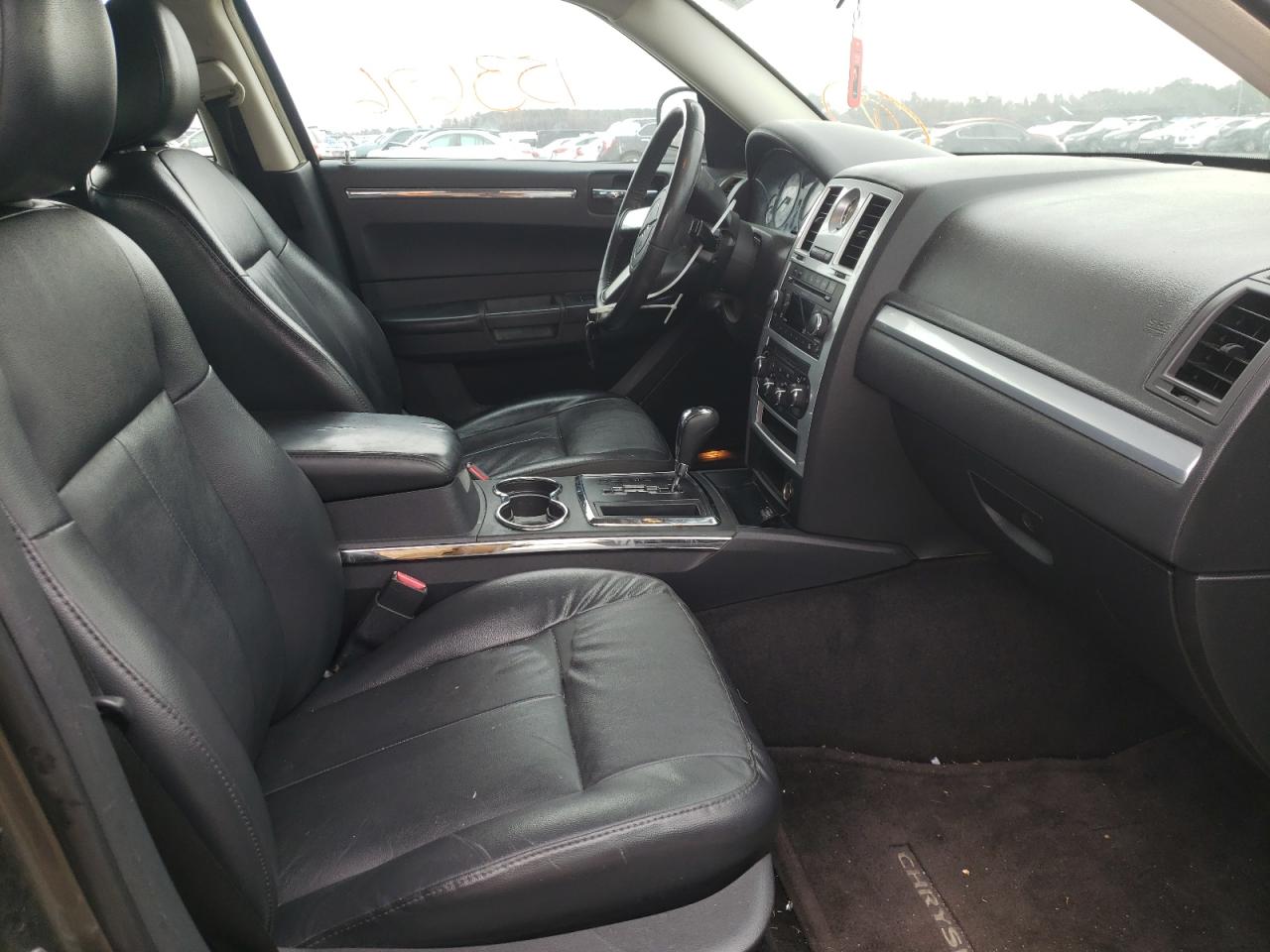 Photo 5 from auction – 2010 CHRYSLER 300 TOURIN with VIN 2C3CA5CV3AH216022
