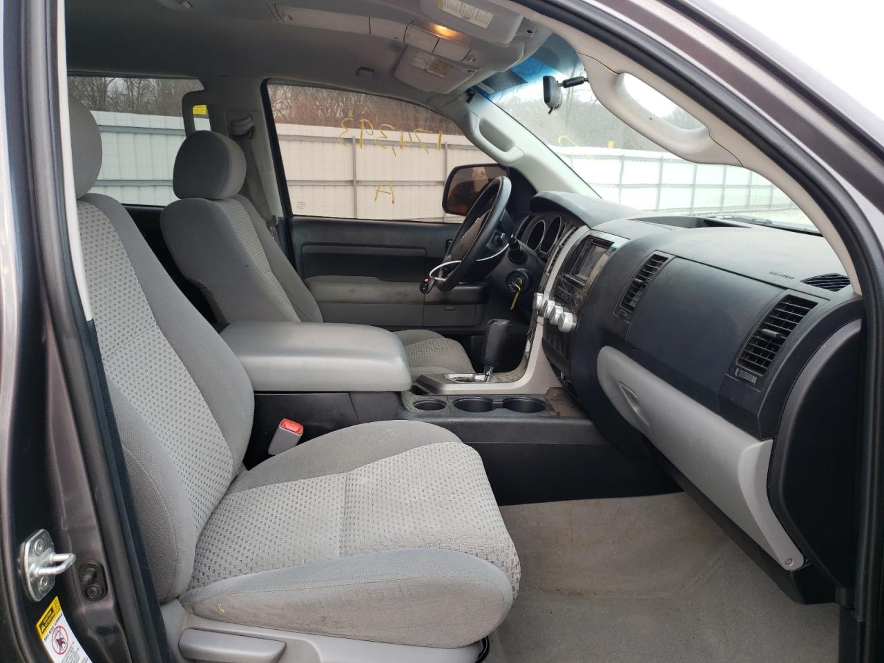 Photo 5 from auction – 2011 TOYOTA TUNDRA CRE with VIN 5TFDM5F15BX019964