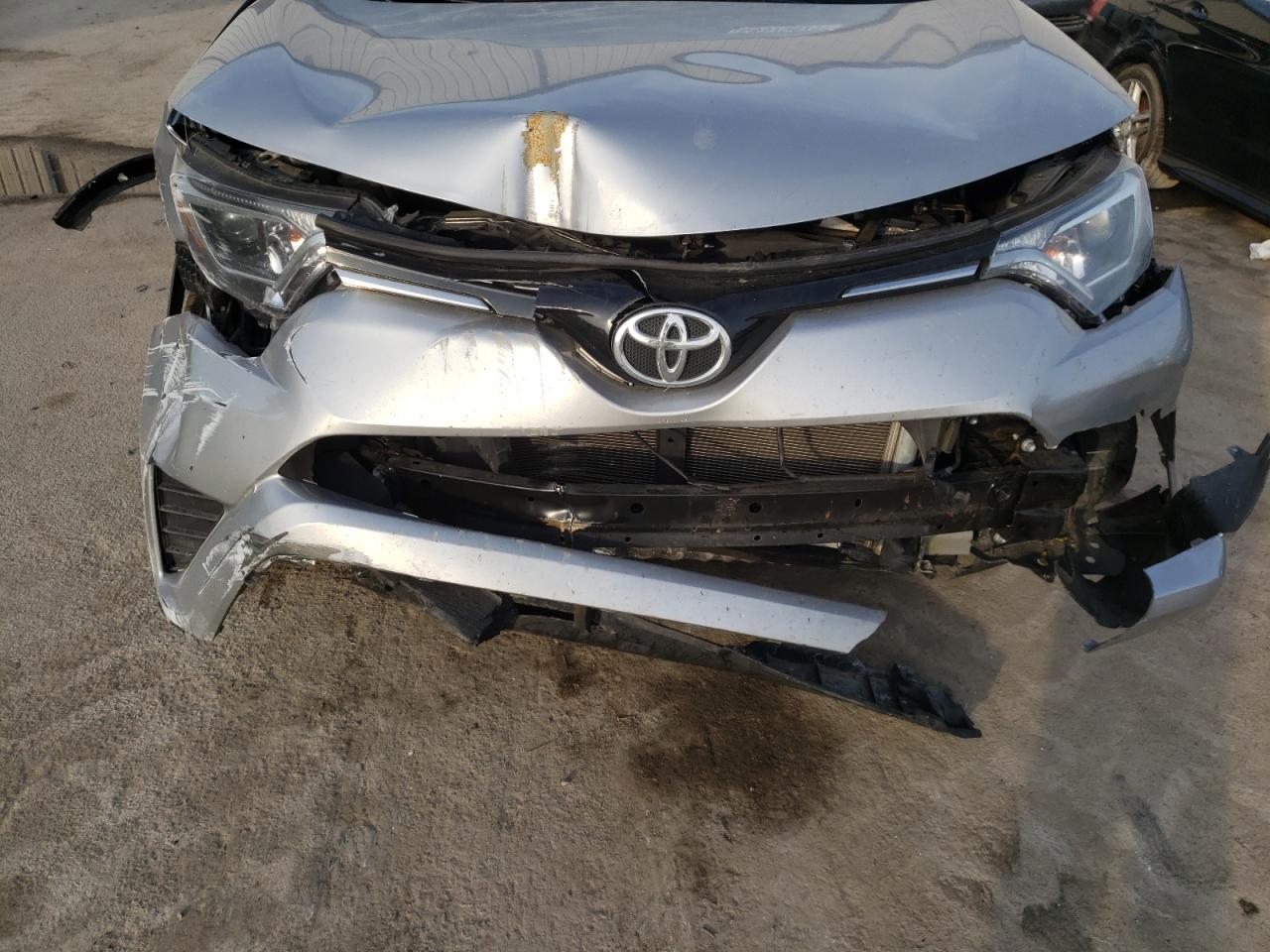 Photo 9 from auction – 2016 TOYOTA RAV4 LE with VIN 2T3ZFREV5GW258146