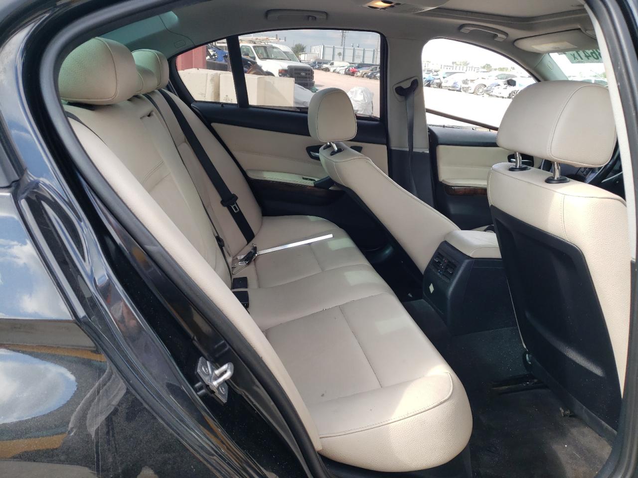 Photo 6 from auction – 2011 BMW 328 XI with VIN WBAPK7C56BF085643