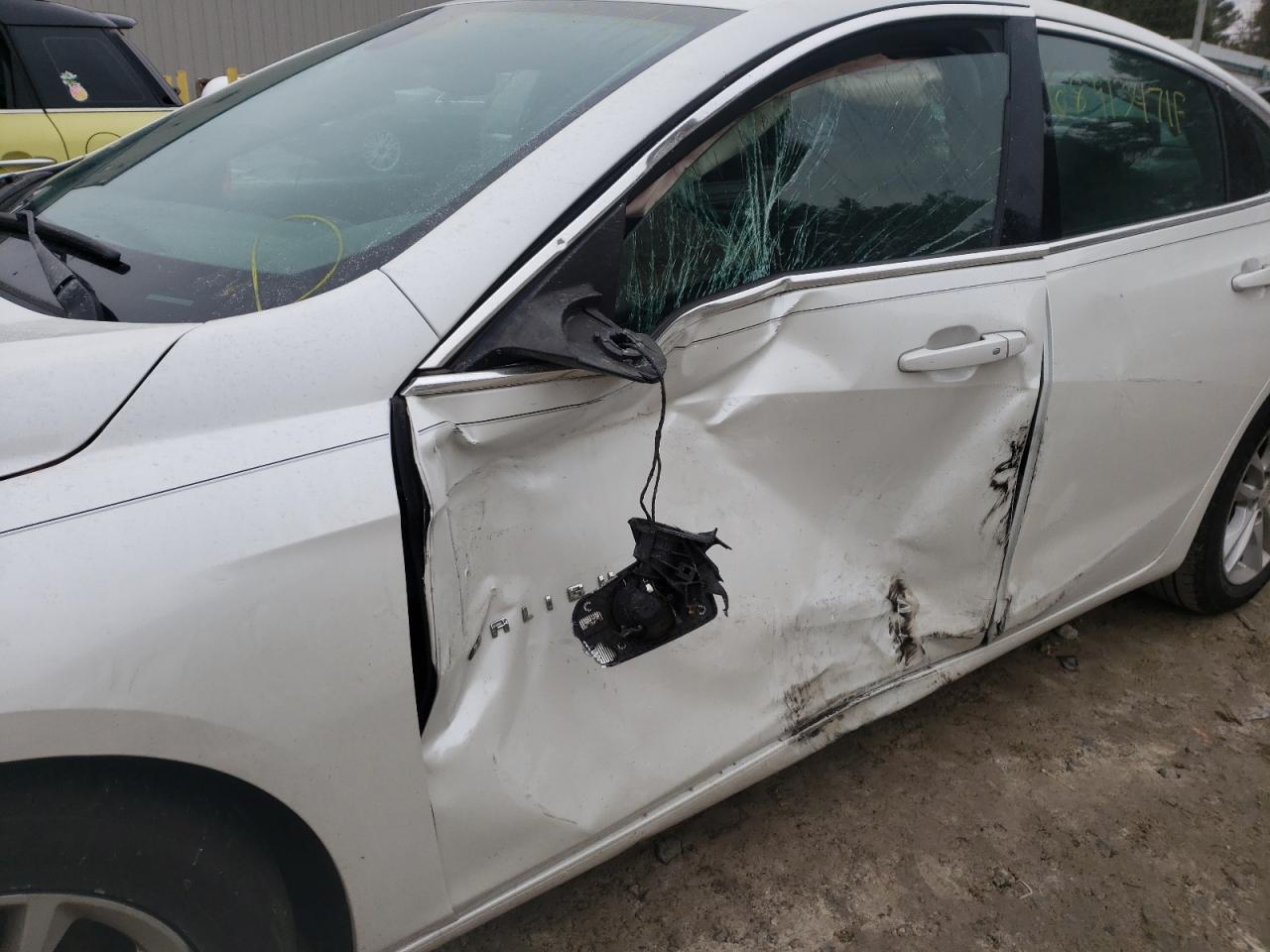 Photo 9 from auction – 2016 CHEVROLET MALIBU LT with VIN 1G1ZE5ST0GF217531