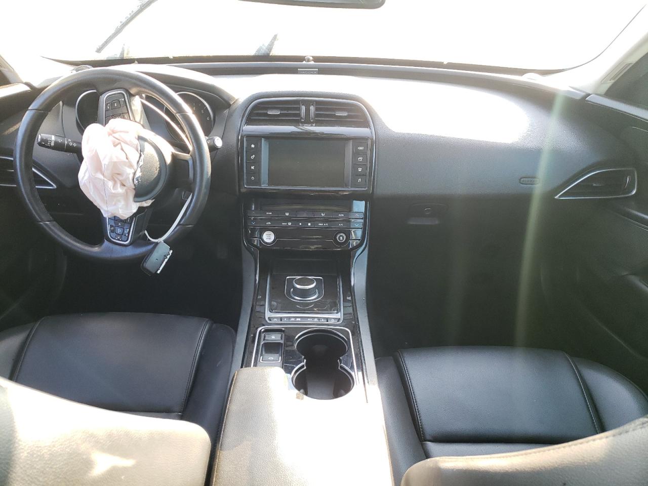 Foto 9 de la subasta – 2017 JAGUAR XE con VIN SAJAR4BG0HA966738