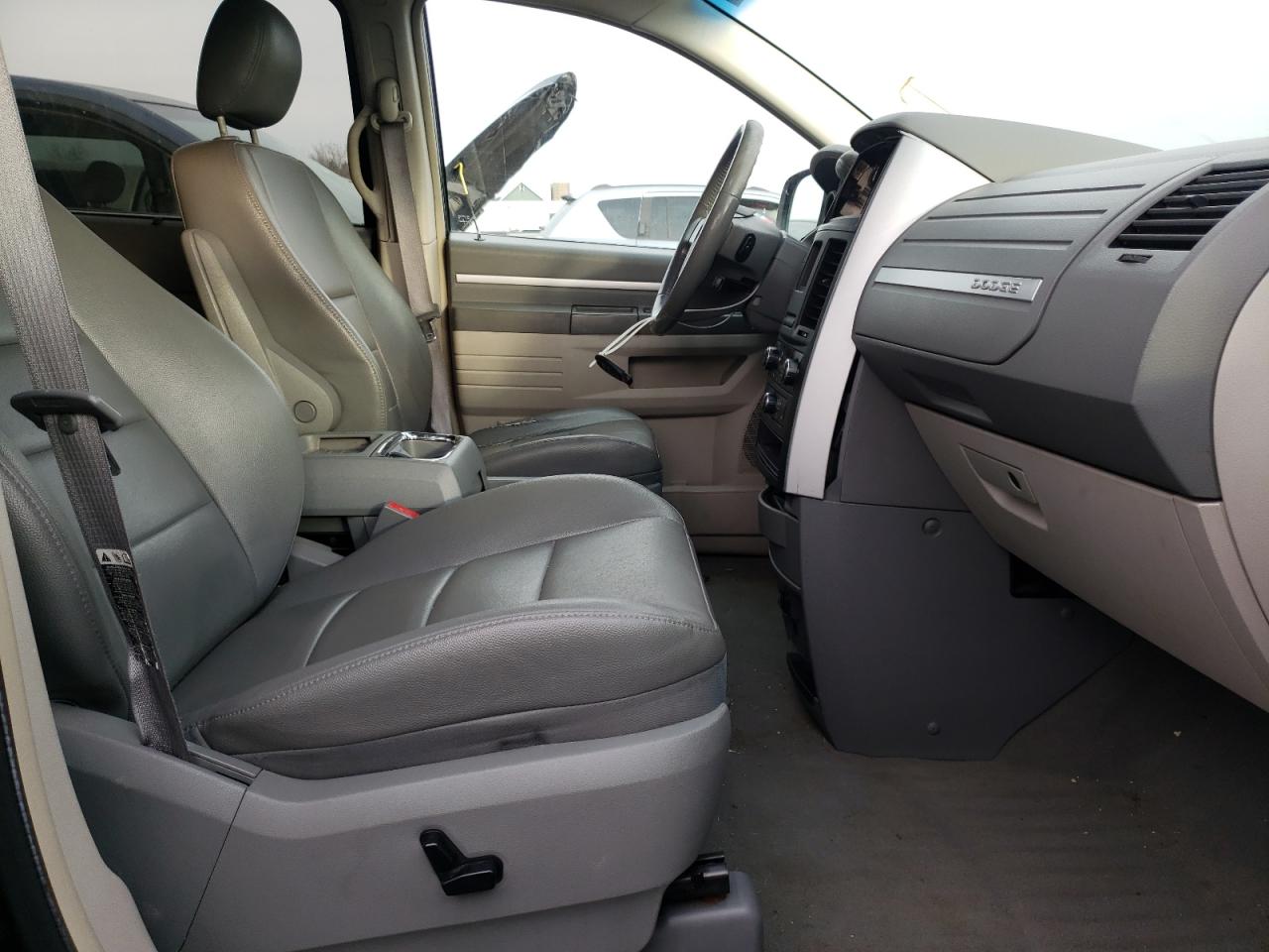 Photo 5 from auction – 2008 DODGE GRAND CARA with VIN 2D8HN54X88R821052