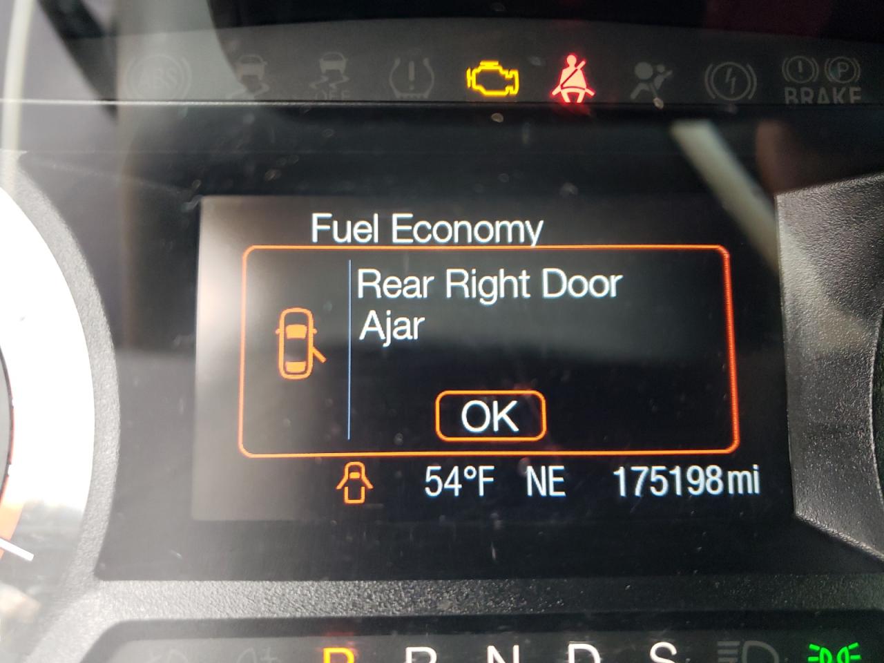 Photo 8 from auction – 2014 FORD FUSION SE with VIN 3FA6P0HD8ER368095