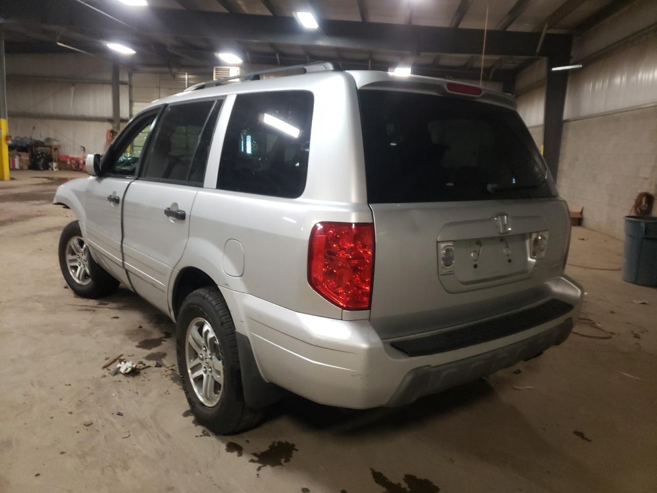 Foto 3 de la subasta – 2005 HONDA PILOT EXL con VIN 5FNYF18545B053879