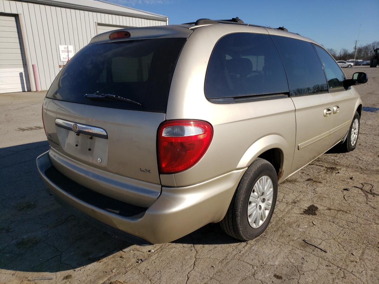 Photo 4 from auction – 2005 CHRYSLER TOWN AND C with VIN 2C8GP44R95R469416