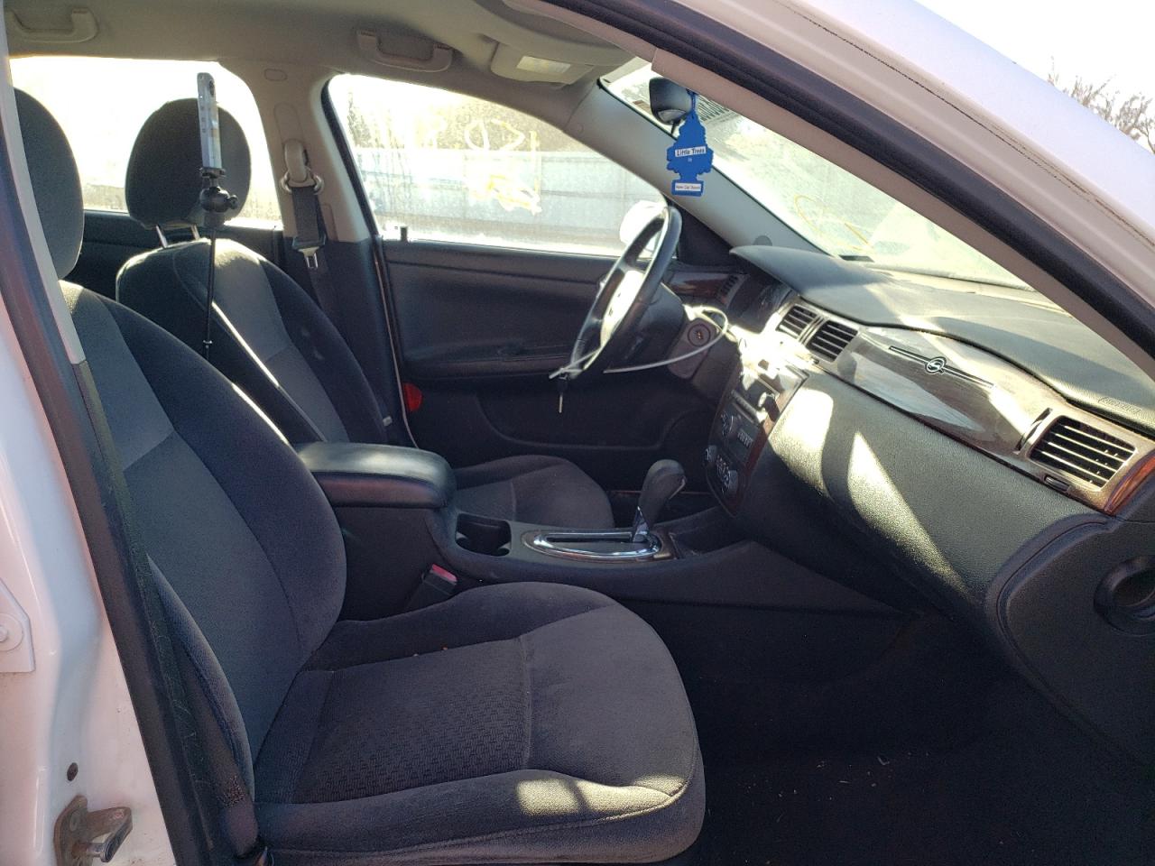 Photo 5 from auction – 2010 CHEVROLET IMPALA LT with VIN 2G1WB5EK6A1109475