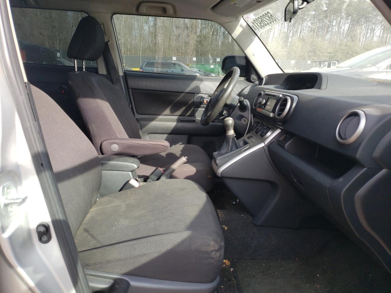 Photo 5 from auction – 2010 TOYOTA SCION XB with VIN JTLZE4FE2A1100488