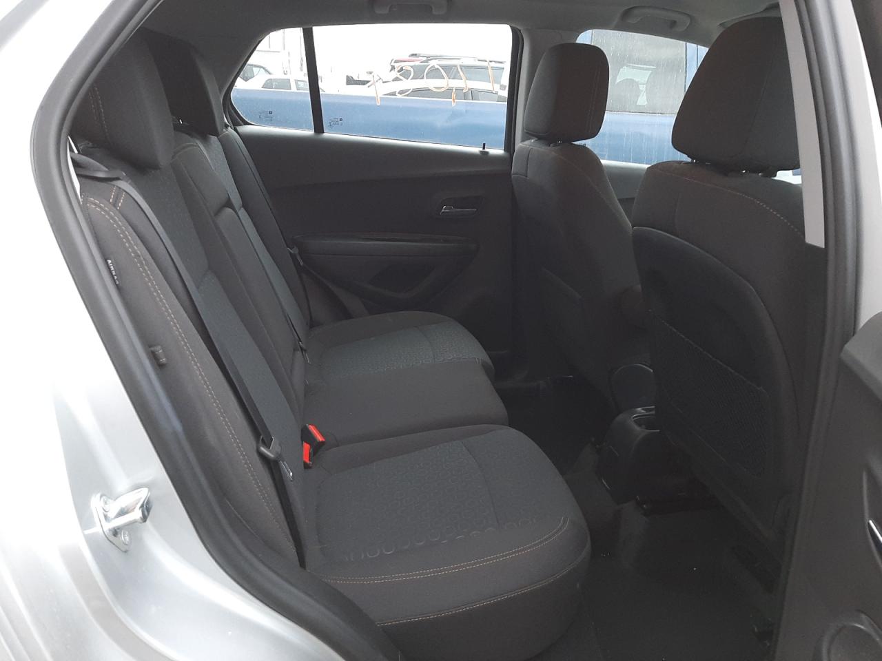 Photo 6 from auction – 2018 CHEVROLET TRAX LS with VIN 3GNCJKSB2JL376473