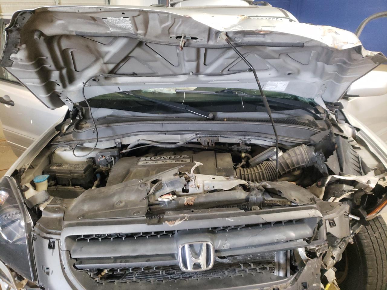 Photo 7 from auction – 2005 HONDA PILOT EXL with VIN 5FNYF18545B053879