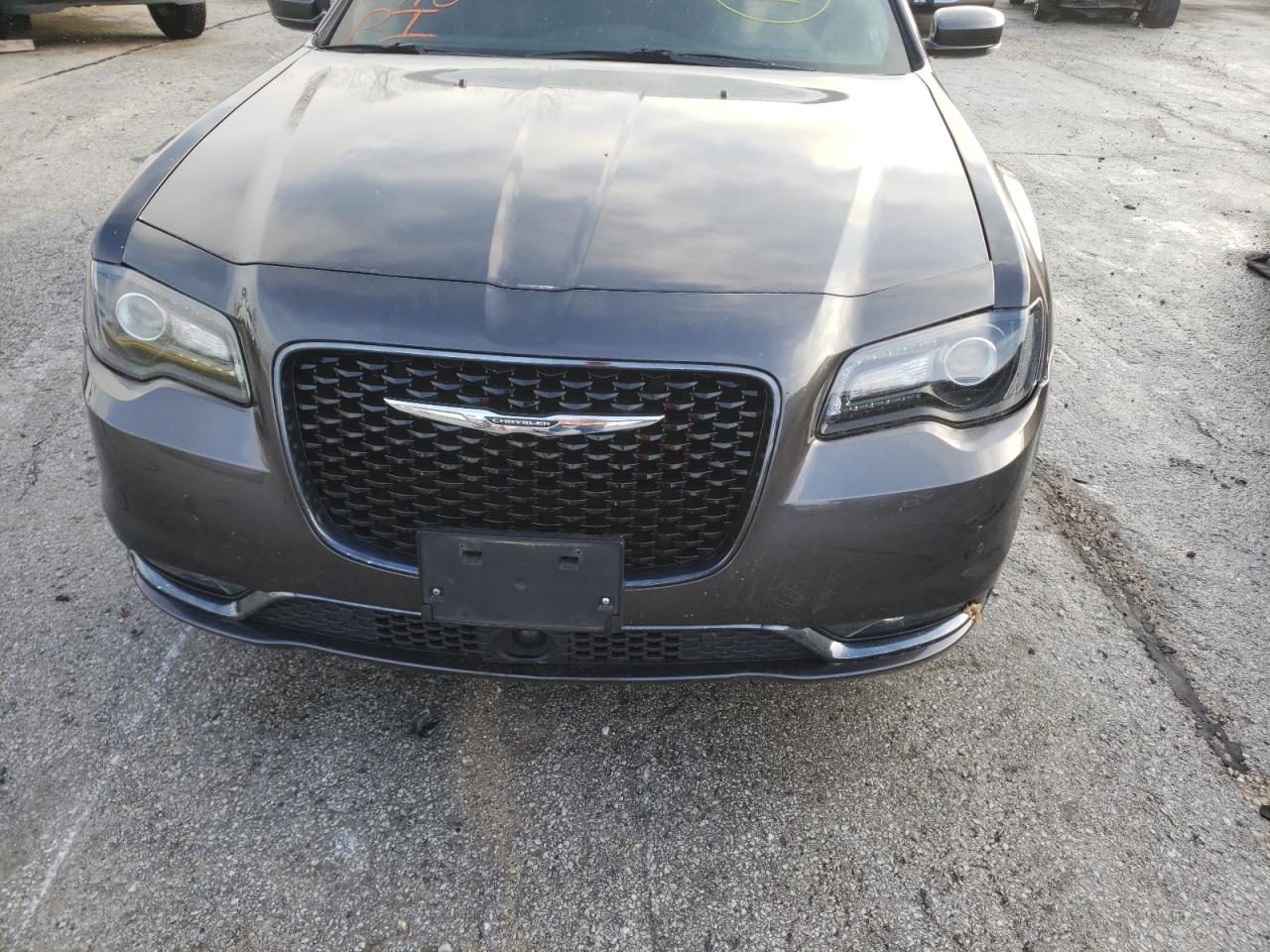 Photo 9 from auction – 2018 CHRYSLER 300 S with VIN 2C3CCAGG3JH268071