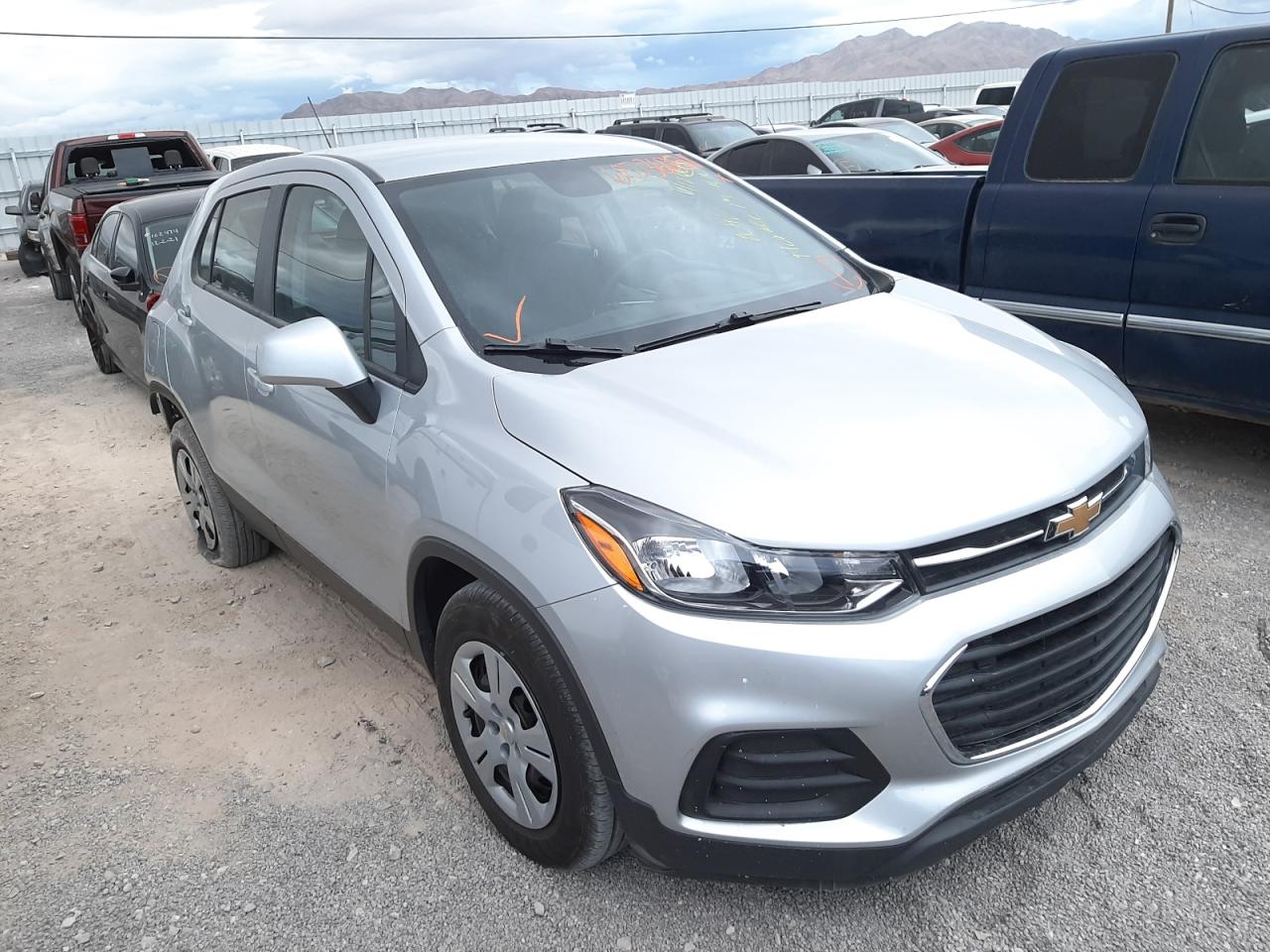 CHEVROLET TRAX LS 2018 with VIN 3GNCJKSB2JL376473 - Photo from auction