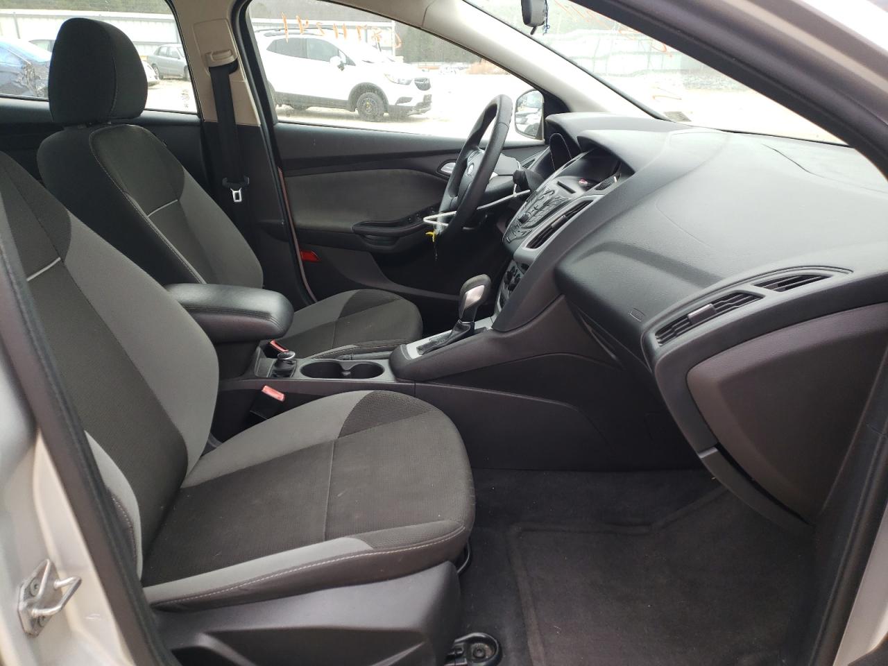 Photo 5 from auction – 2013 FORD FOCUS SE with VIN 1FADP3F26DL332669