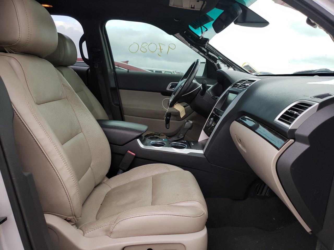 Photo 5 from auction – 2014 FORD EXPLORER L with VIN 1FM5K7F81EGA36294