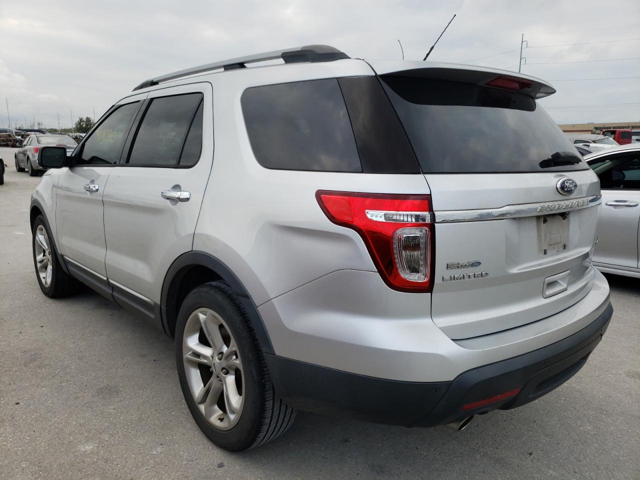 Photo 3 from auction – 2014 FORD EXPLORER L with VIN 1FM5K7F81EGA36294
