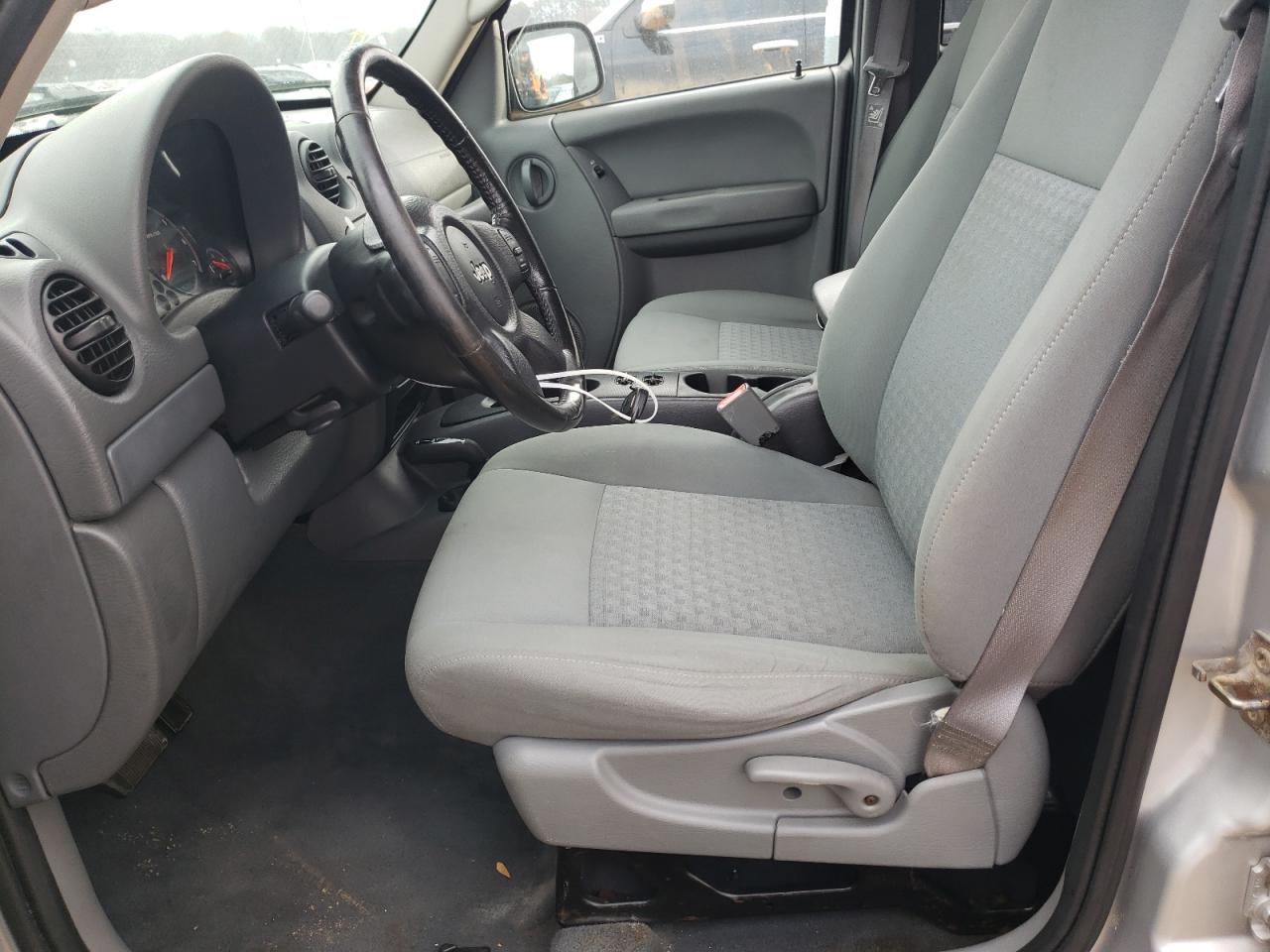 Photo 5 from auction – 2006 JEEP LIBERTY with VIN 1J4GL48K16W247398