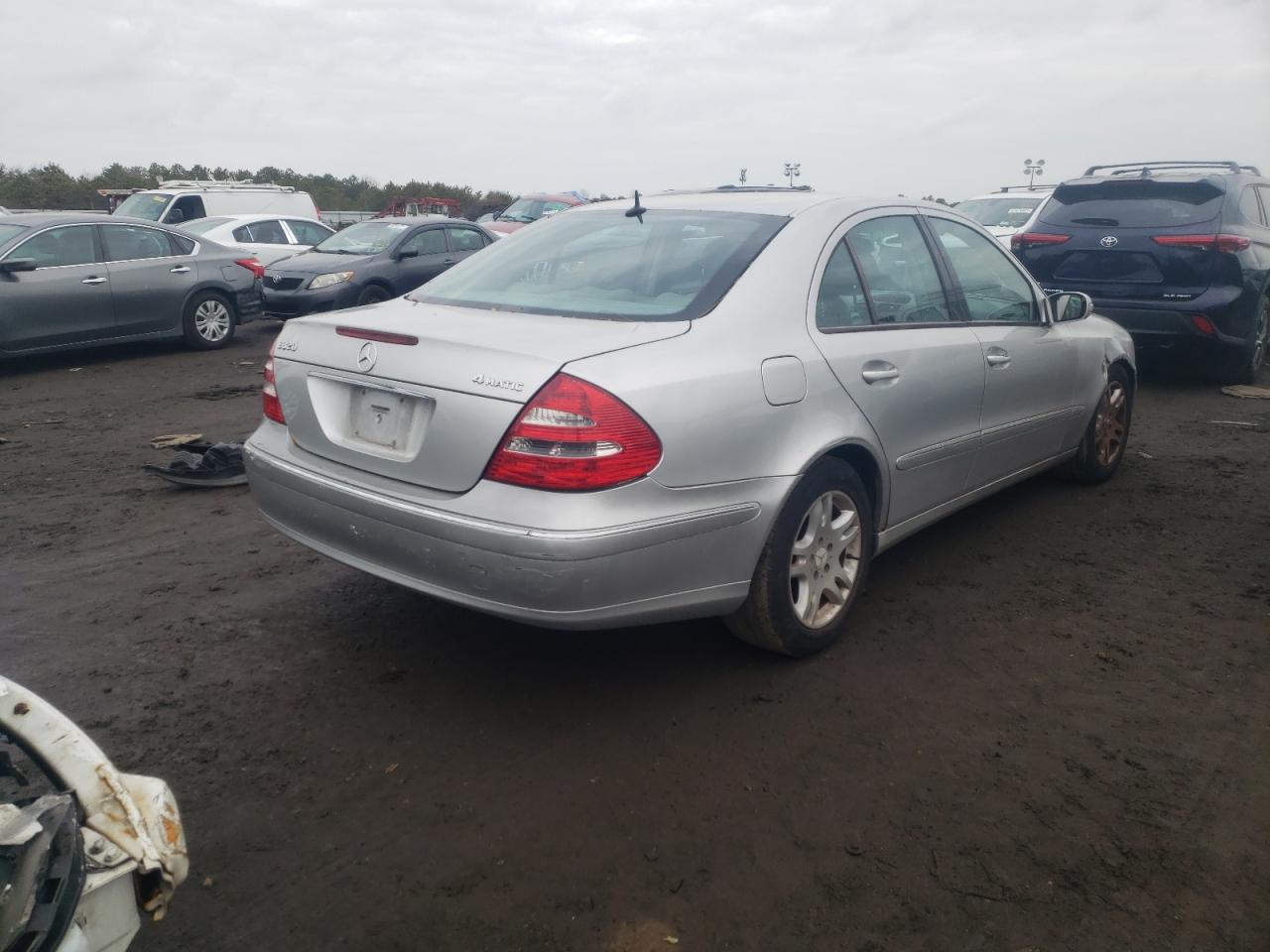 Photo 4 from auction – 2004 MERCEDES-BENZ E-CLASS with VIN WDBUF82JX4X126575