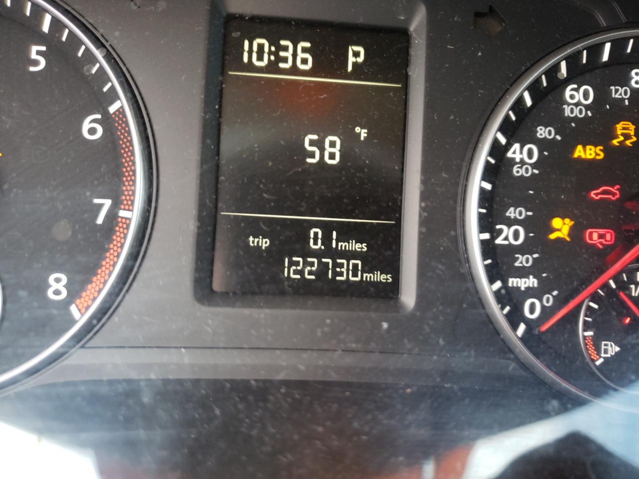 Photo 8 from auction – 2015 VOLKSWAGEN PASSAT S with VIN 1VWAT7A39FC009605