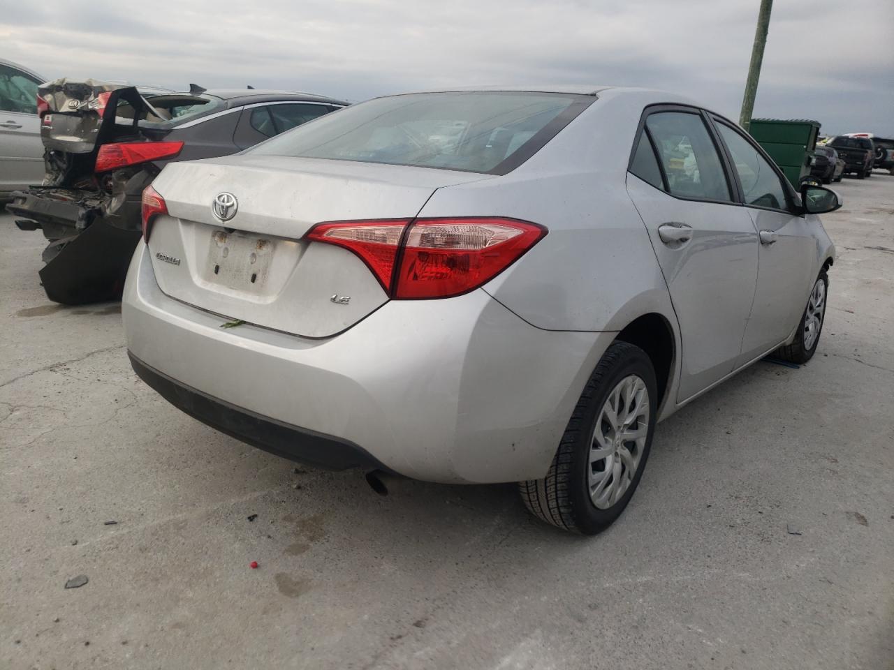 Photo 4 from auction – 2017 TOYOTA COROLLA L with VIN 2T1BURHE3HC813111