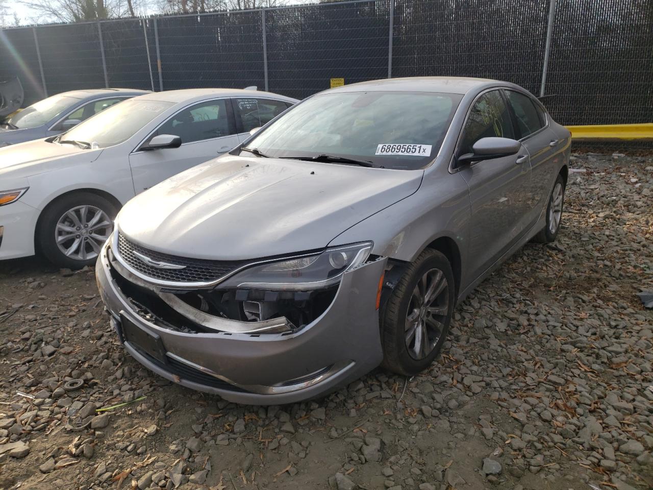 Photo 2 from auction – 2015 CHRYSLER 200 LIMITE with VIN 1C3CCCAB7FN722300