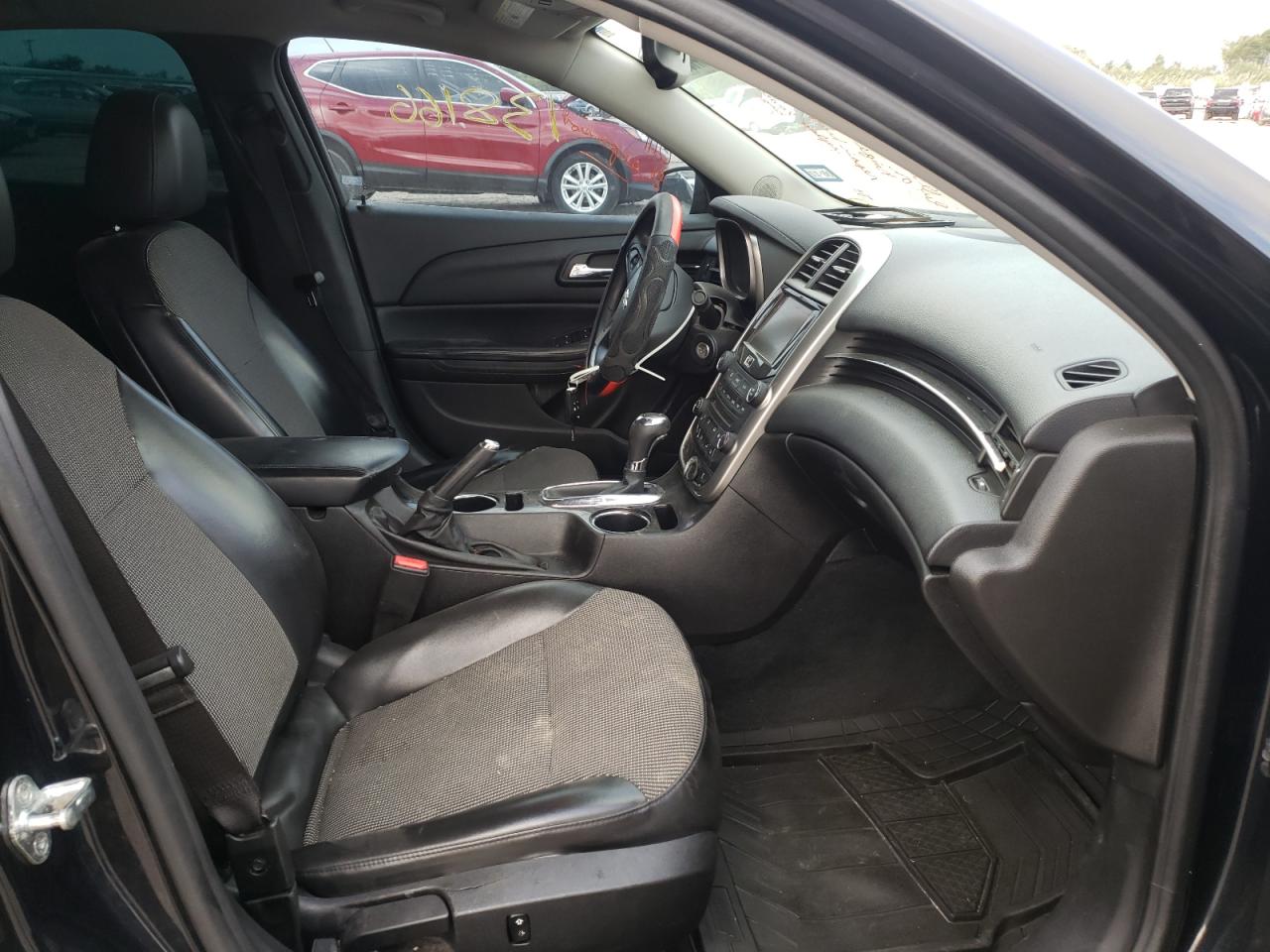 Photo 5 from auction – 2015 CHEVROLET MALIBU 1LT with VIN 1G11C5SL3FF304910