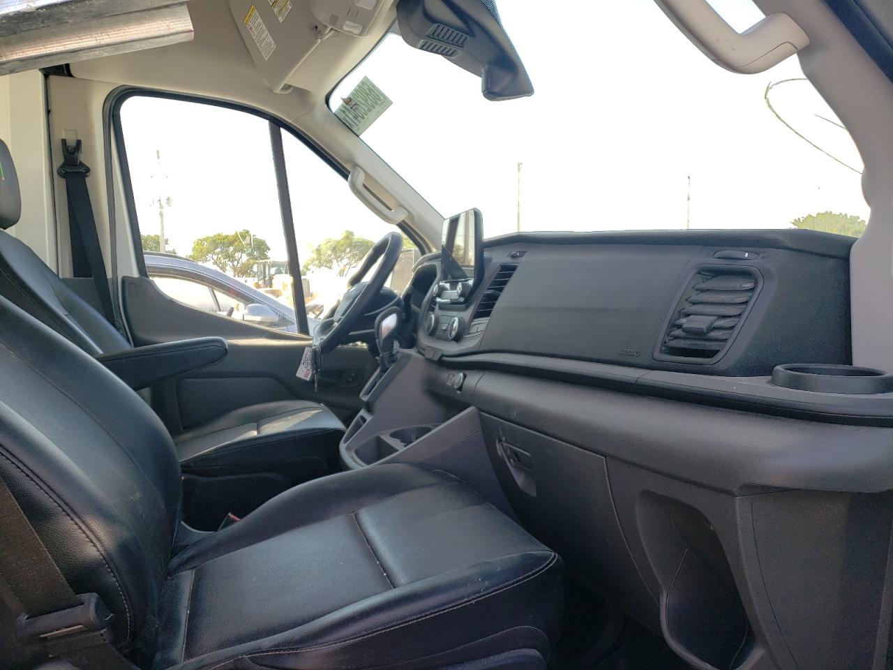 Photo 5 from auction – 2021 FORD TRANSIT T- with VIN 1FTBR1C85MKA19059
