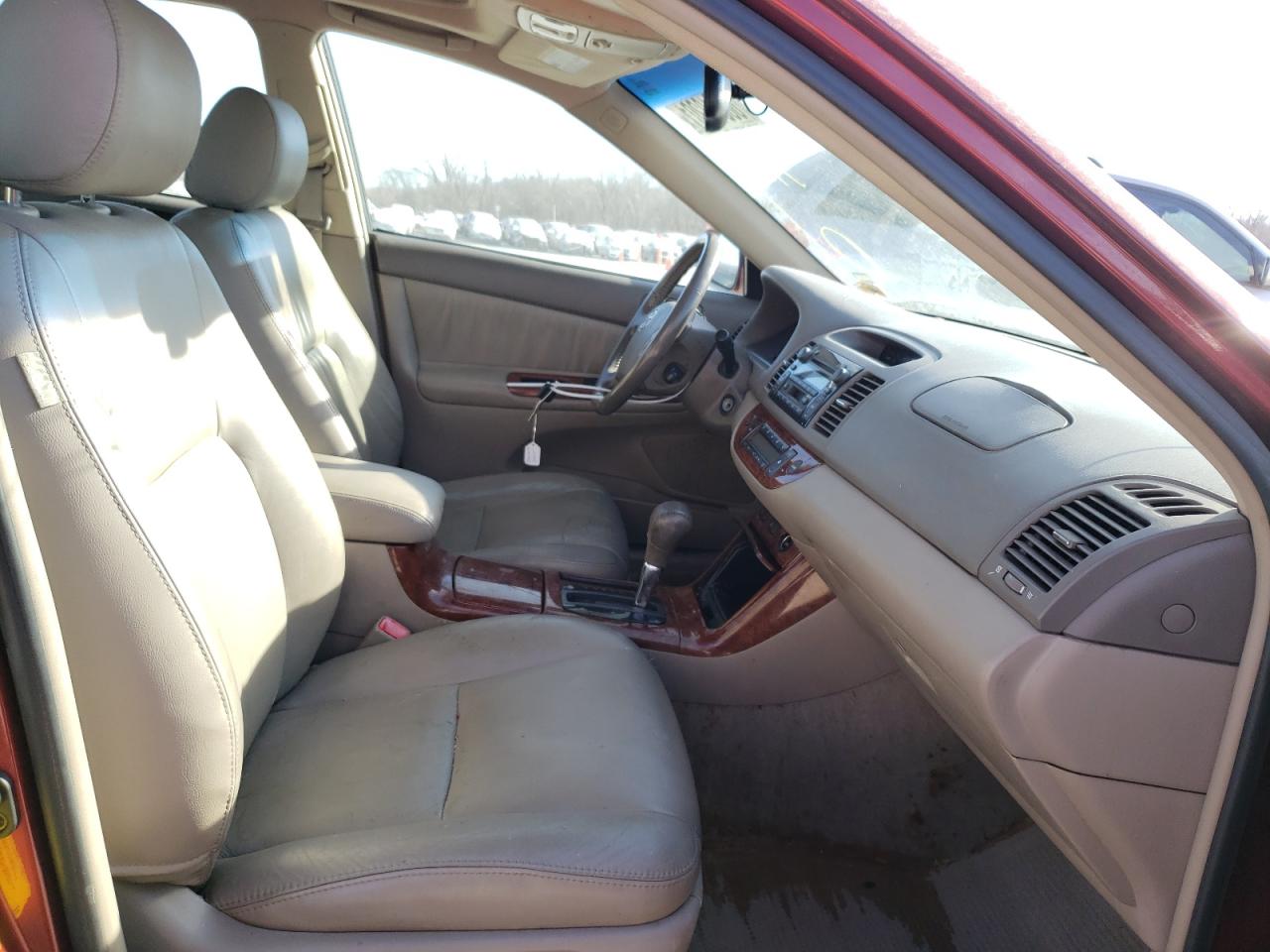 Photo 5 from auction – 2005 TOYOTA CAMRY LE with VIN 4T1BF30K35U083266